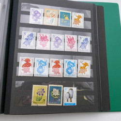 Lot massif de timbres d'Allemagne neufs et oblitérés en 6 albums.
