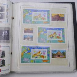 Lot massif de timbres d'Allemagne neufs et oblitérés en 6 albums.