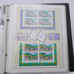 Lot massif de timbres d'Allemagne neufs et oblitérés en 6 albums.