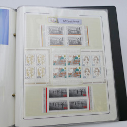 Lot massif de timbres d'Allemagne neufs et oblitérés en 6 albums.