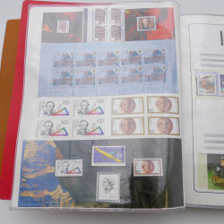Lot massif de timbres d'Allemagne neufs et oblitérés en 6 albums.