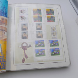Lot massif de timbres d'Allemagne neufs et oblitérés en 6 albums.