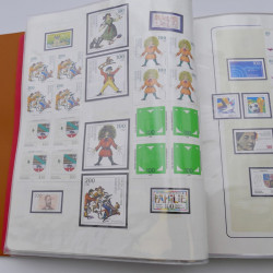 Lot massif de timbres d'Allemagne neufs et oblitérés en 6 albums.
