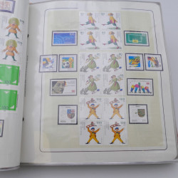 Lot massif de timbres d'Allemagne neufs et oblitérés en 6 albums.