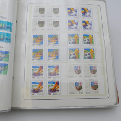 Lot massif de timbres d'Allemagne neufs et oblitérés en 6 albums.