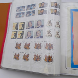 Lot massif de timbres d'Allemagne neufs et oblitérés en 6 albums.