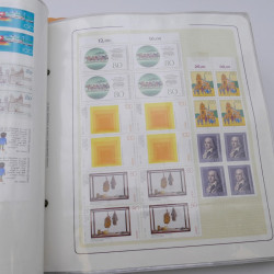 Lot massif de timbres d'Allemagne neufs et oblitérés en 6 albums.