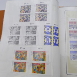 Lot massif de timbres d'Allemagne neufs et oblitérés en 6 albums.