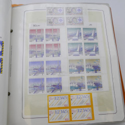 Lot massif de timbres d'Allemagne neufs et oblitérés en 6 albums.