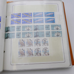 Lot massif de timbres d'Allemagne neufs et oblitérés en 6 albums.