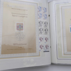 Lot massif de timbres d'Allemagne neufs et oblitérés en 6 albums.