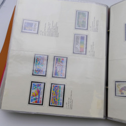 Lot massif de timbres d'Allemagne neufs et oblitérés en 6 albums.
