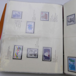 Lot massif de timbres d'Allemagne neufs et oblitérés en 6 albums.