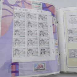 Collection timbres commémoratifs de France neufs et oblitérés.