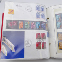 Collection timbres commémoratifs de France neufs et oblitérés.