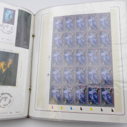 Collection timbres commémoratifs de France neufs et oblitérés.