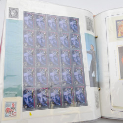 Collection timbres commémoratifs de France neufs et oblitérés.