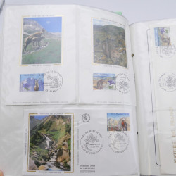 Collection timbres commémoratifs de France neufs et oblitérés.