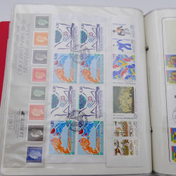 Collection timbres commémoratifs de France neufs et oblitérés.