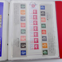 Collection timbres commémoratifs de France neufs et oblitérés.