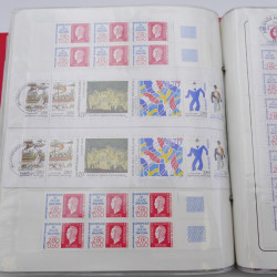 Collection timbres commémoratifs de France neufs et oblitérés.