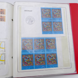 Collection timbres commémoratifs de France neufs et oblitérés.