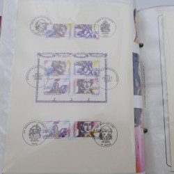 Collection timbres commémoratifs de France neufs et oblitérés.