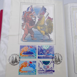 Collection timbres commémoratifs de France neufs et oblitérés.