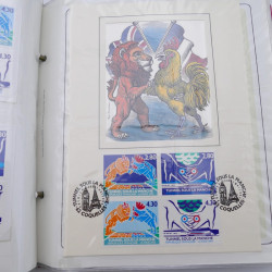 Collection timbres commémoratifs de France neufs et oblitérés.