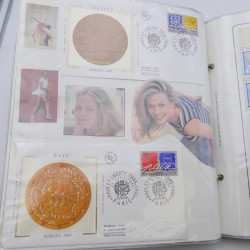 Collection timbres commémoratifs de France neufs et oblitérés.
