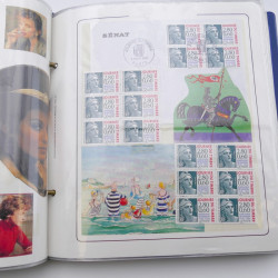 Collection timbres commémoratifs de France neufs et oblitérés.