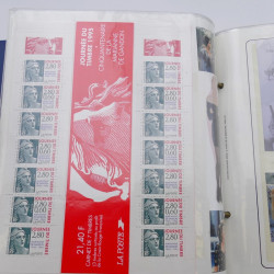 Collection timbres commémoratifs de France neufs et oblitérés.