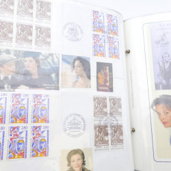 Collection timbres commémoratifs de France neufs et oblitérés.