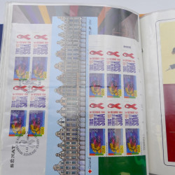 Collection timbres commémoratifs de France neufs et oblitérés.