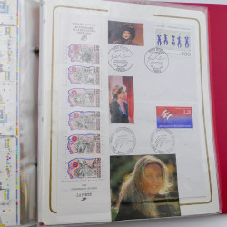Collection timbres commémoratifs de France neufs et oblitérés.