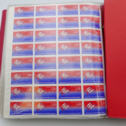 Collection timbres commémoratifs de France neufs et oblitérés.