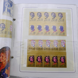 Collection timbres commémoratifs de France neufs et oblitérés.