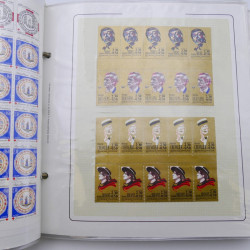 Collection timbres commémoratifs de France neufs et oblitérés.