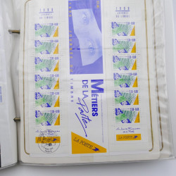 Collection timbres commémoratifs de France neufs et oblitérés.