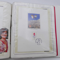 Collection timbres commémoratifs de France neufs et oblitérés.