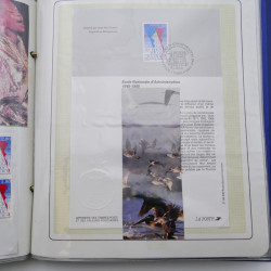 Collection timbres commémoratifs de France neufs et oblitérés.