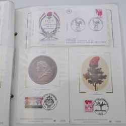 Collection timbres commémoratifs de France neufs et oblitérés.