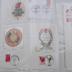 Collection timbres commémoratifs de France neufs et oblitérés.