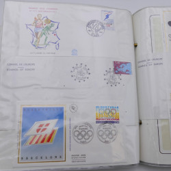 Collection timbres commémoratifs de France neufs et oblitérés.