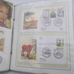 Collection timbres commémoratifs de France neufs et oblitérés.