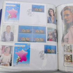 Collection timbres commémoratifs de France neufs et oblitérés.