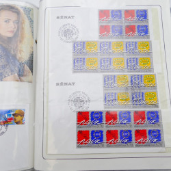 Collection timbres commémoratifs de France neufs et oblitérés.