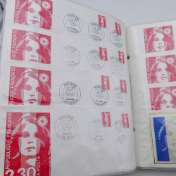 Collection timbres commémoratifs de France neufs et oblitérés.