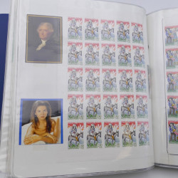 Collection timbres commémoratifs de France neufs et oblitérés.