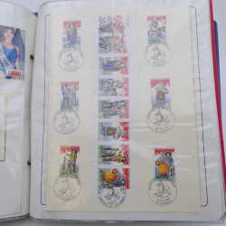 Collection timbres commémoratifs de France neufs et oblitérés.